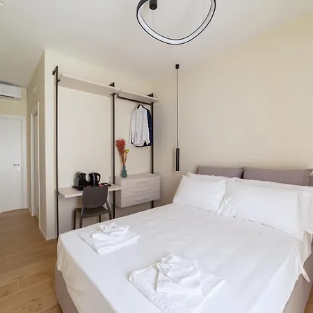 Camira Apulian 3*